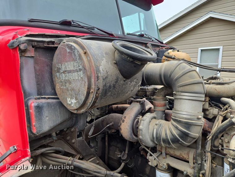 image for item EF1795 1988 WhiteGMC WIA Areo semi truck