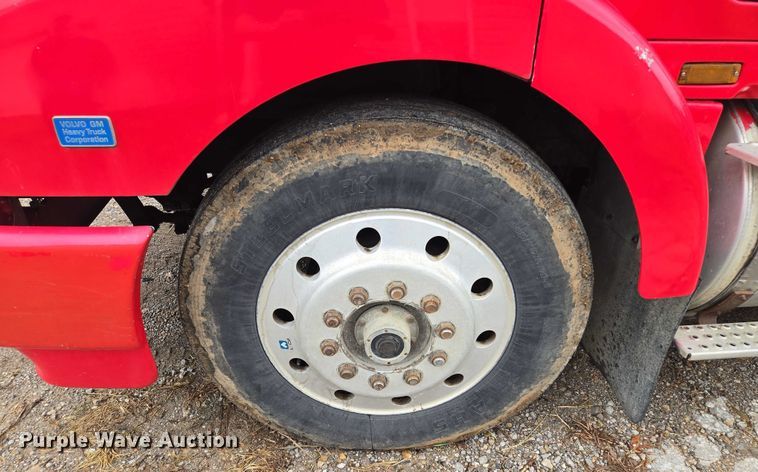 image for item EF1795 1988 WhiteGMC WIA Areo semi truck