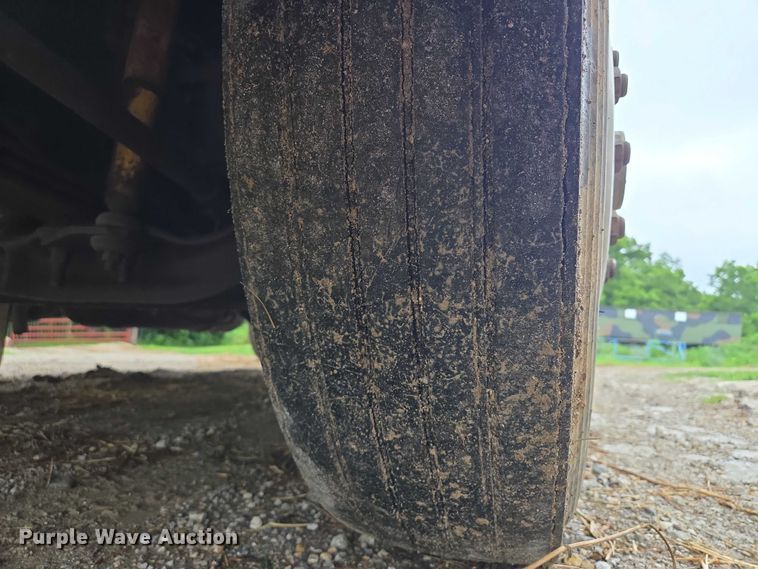 image for item EF1795 1988 WhiteGMC WIA Areo semi truck