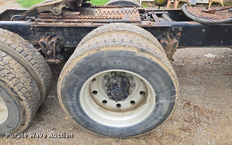 image for item EF1795 1988 WhiteGMC WIA Areo semi truck