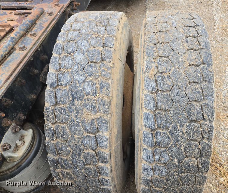 image for item EF1795 1988 WhiteGMC WIA Areo semi truck