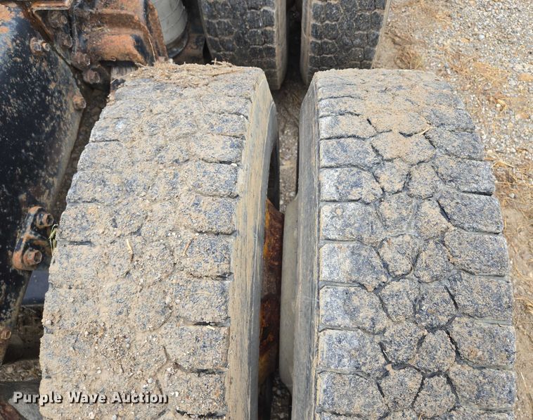 image for item EF1795 1988 WhiteGMC WIA Areo semi truck