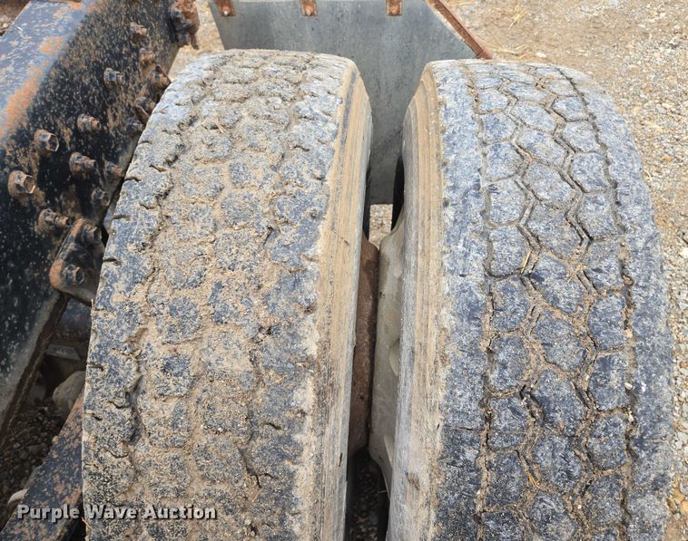 image for item EF1795 1988 WhiteGMC WIA Areo semi truck