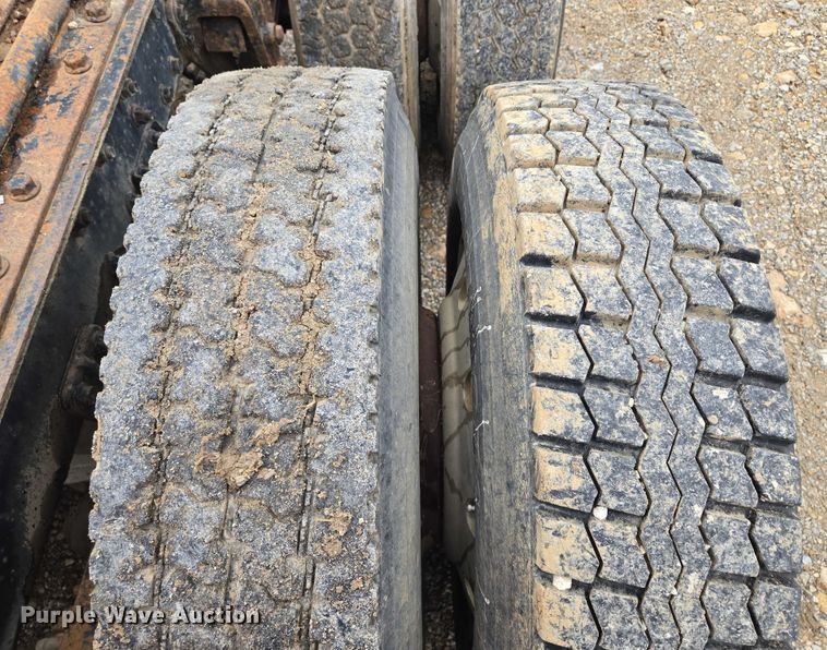 image for item EF1795 1988 WhiteGMC WIA Areo semi truck