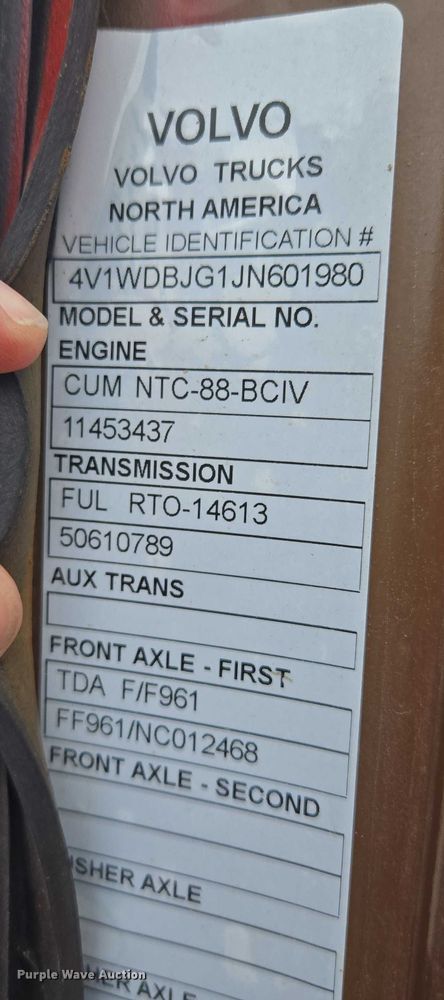 image for item EF1795 1988 WhiteGMC WIA Areo semi truck