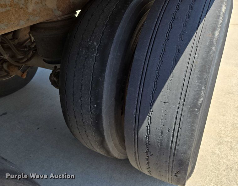 image for item EF1852 2006 Stroughton AVW-535T-S-C-AR dry van trailer