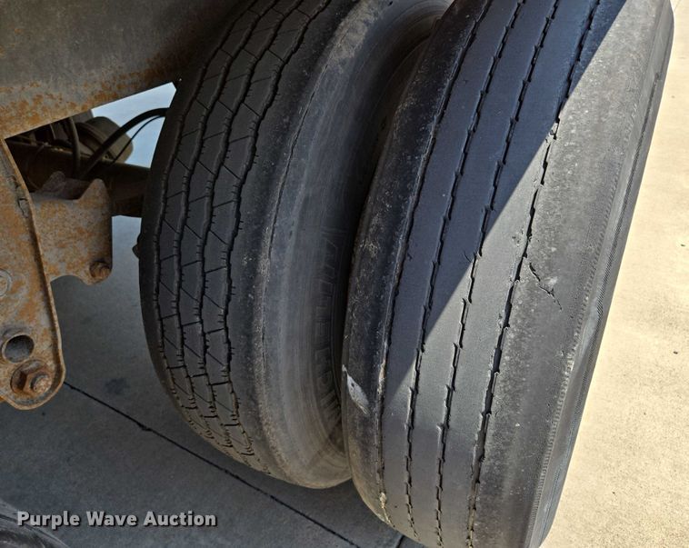 image for item EF1905 2012 Dorsey dry van trailer