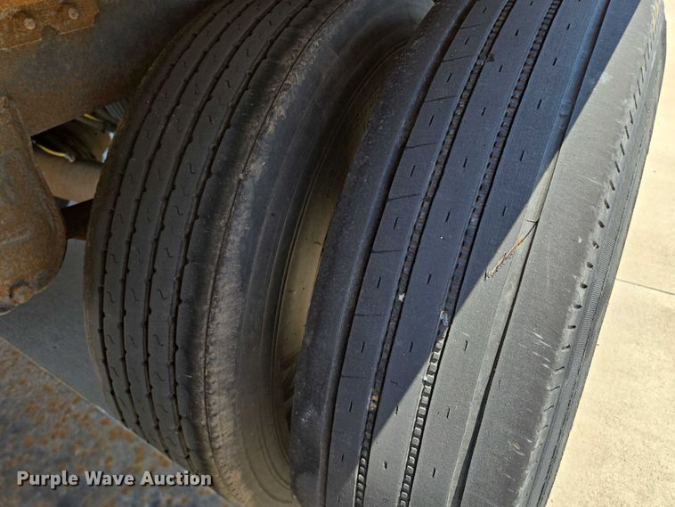 image for item EF1905 2012 Dorsey dry van trailer