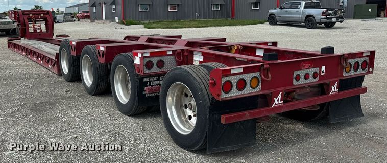 image for item EF2105 2006 XL Specialized XL 110 CHDG lowboy equipment trailer