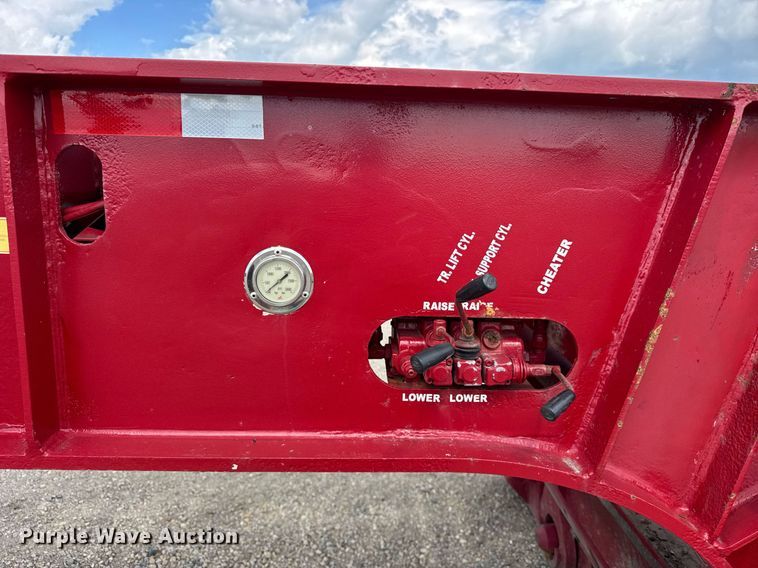 image for item EF2105 2006 XL Specialized XL 110 CHDG lowboy equipment trailer