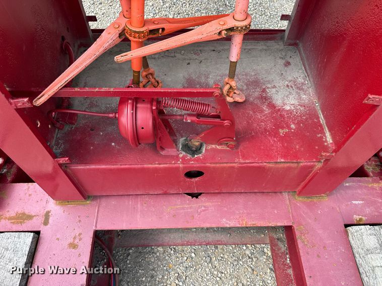 image for item EF2105 2006 XL Specialized XL 110 CHDG lowboy equipment trailer