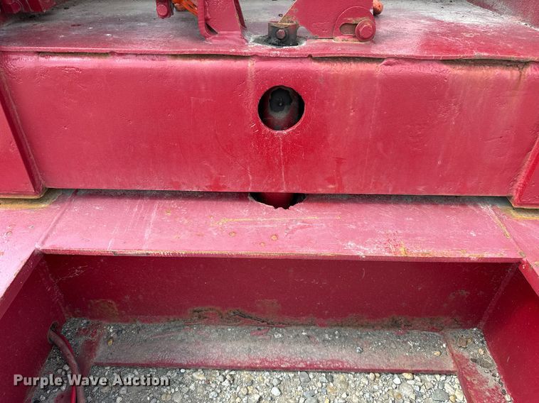 image for item EF2105 2006 XL Specialized XL 110 CHDG lowboy equipment trailer