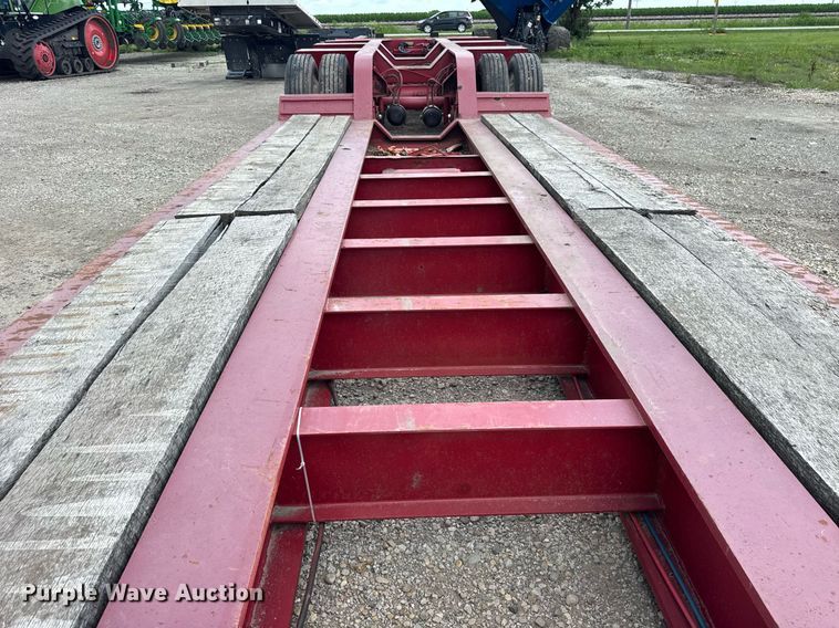 image for item EF2105 2006 XL Specialized XL 110 CHDG lowboy equipment trailer