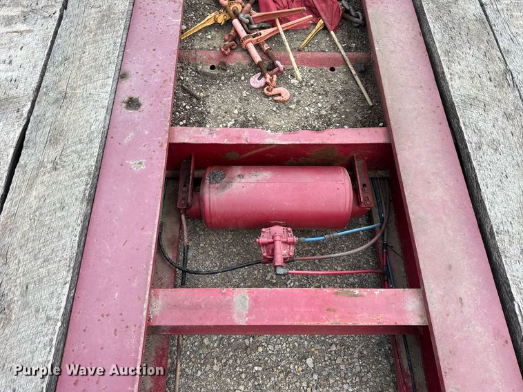 image for item EF2105 2006 XL Specialized XL 110 CHDG lowboy equipment trailer