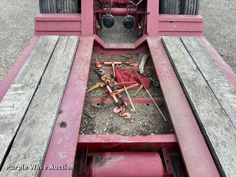 image for item EF2105 2006 XL Specialized XL 110 CHDG lowboy equipment trailer