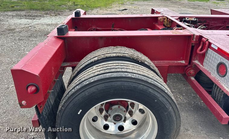 image for item EF2105 2006 XL Specialized XL 110 CHDG lowboy equipment trailer