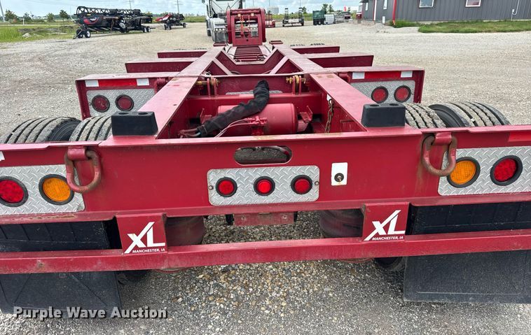 image for item EF2105 2006 XL Specialized XL 110 CHDG lowboy equipment trailer