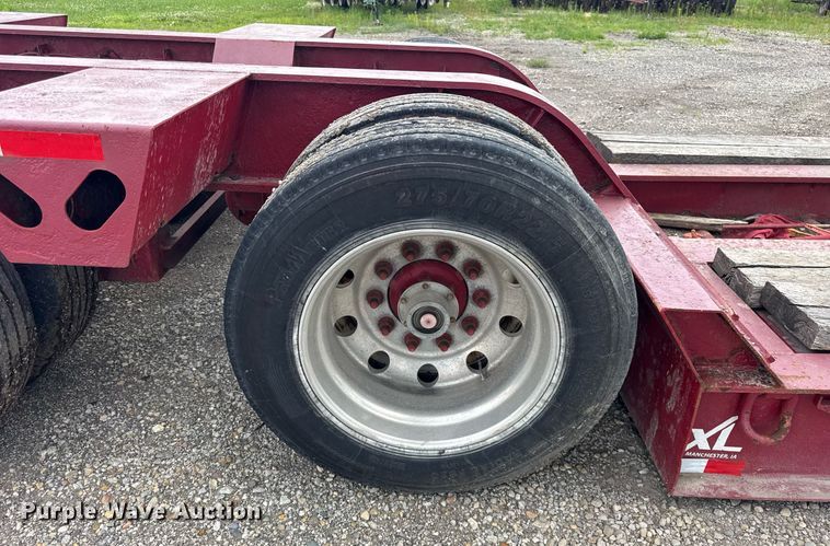 image for item EF2105 2006 XL Specialized XL 110 CHDG lowboy equipment trailer