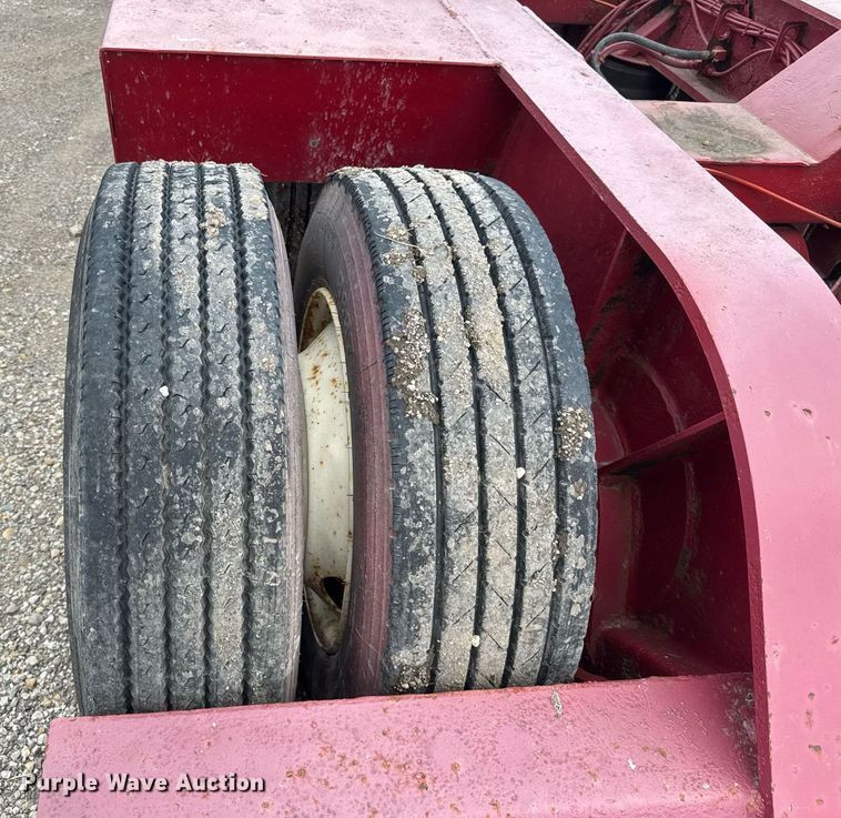 image for item EF2105 2006 XL Specialized XL 110 CHDG lowboy equipment trailer