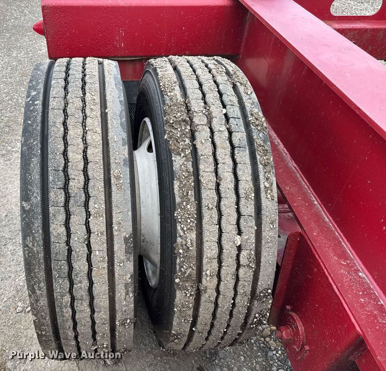 image for item EF2105 2006 XL Specialized XL 110 CHDG lowboy equipment trailer