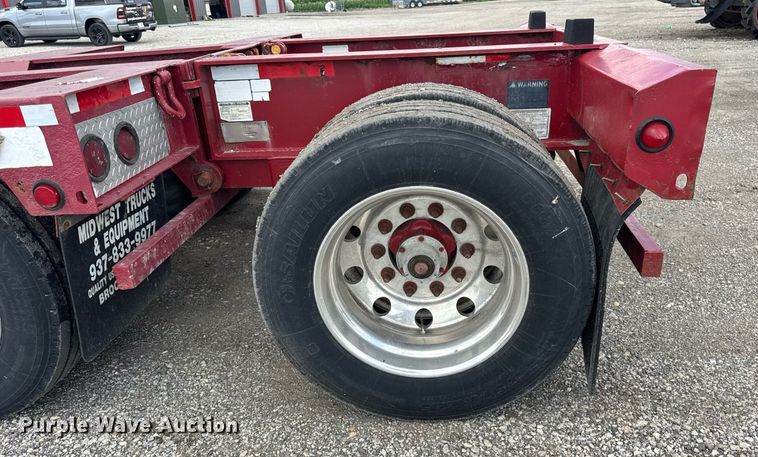 image for item EF2105 2006 XL Specialized XL 110 CHDG lowboy equipment trailer