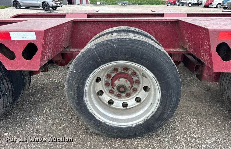 image for item EF2105 2006 XL Specialized XL 110 CHDG lowboy equipment trailer