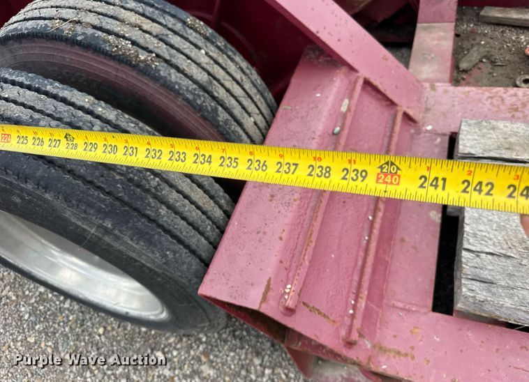 image for item EF2105 2006 XL Specialized XL 110 CHDG lowboy equipment trailer