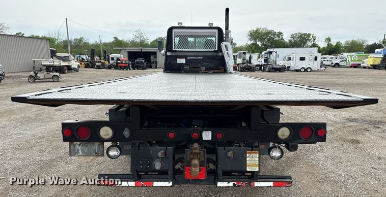 image for item EG5787 2011 Peterbilt 348 tow truck