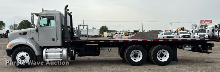 image for item EG5787 2011 Peterbilt 348 tow truck