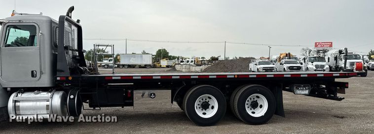 image for item EG5787 2011 Peterbilt 348 tow truck