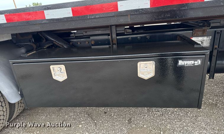 image for item EG5787 2011 Peterbilt 348 tow truck