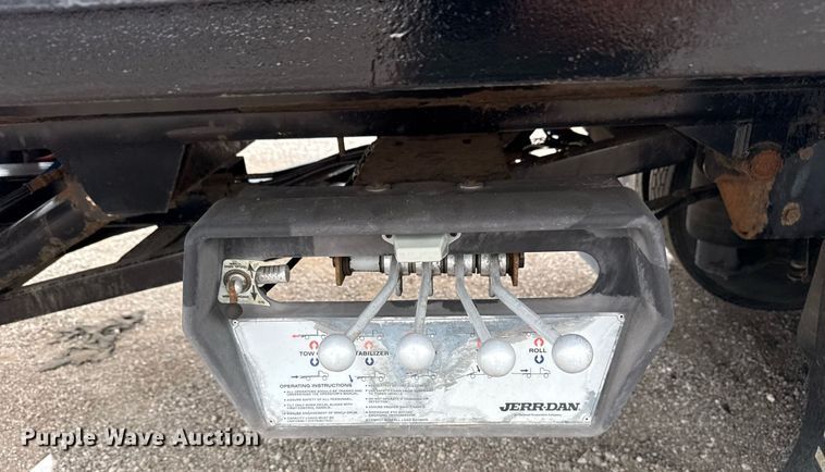 image for item EG5787 2011 Peterbilt 348 tow truck