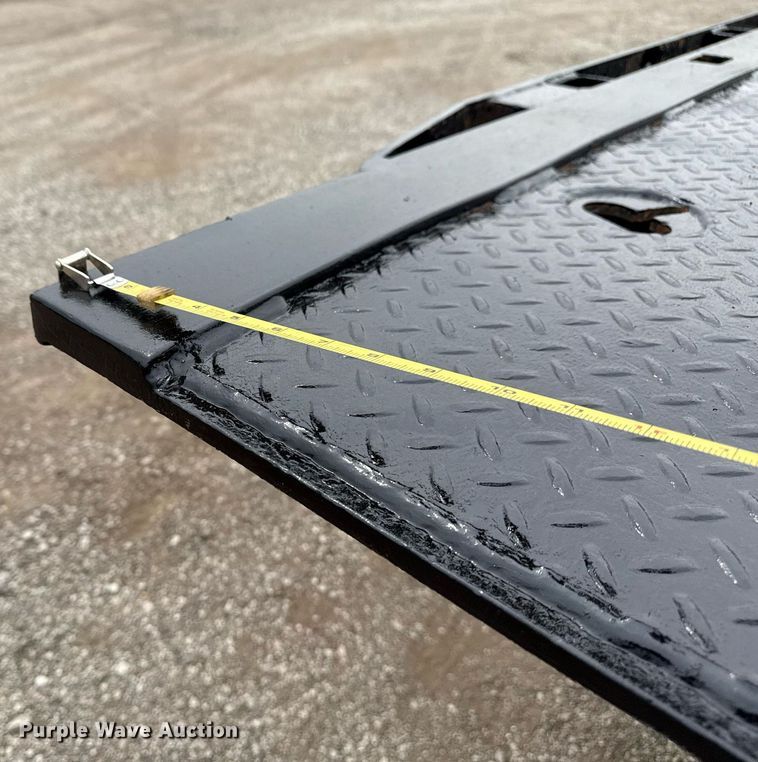 image for item EG5787 2011 Peterbilt 348 tow truck