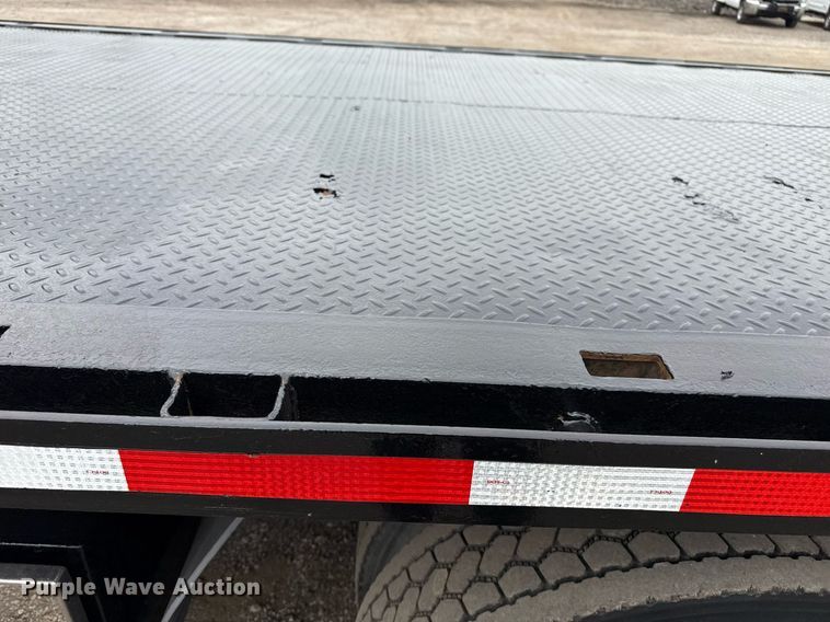 image for item EG5787 2011 Peterbilt 348 tow truck