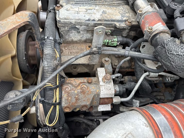 image for item EG5787 2011 Peterbilt 348 tow truck