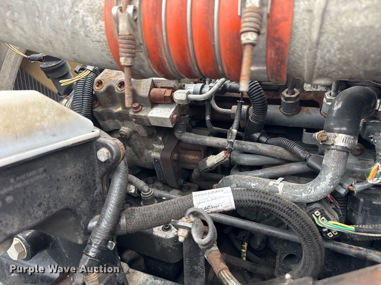 image for item EG5787 2011 Peterbilt 348 tow truck