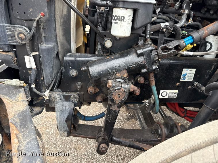 image for item EG5787 2011 Peterbilt 348 tow truck