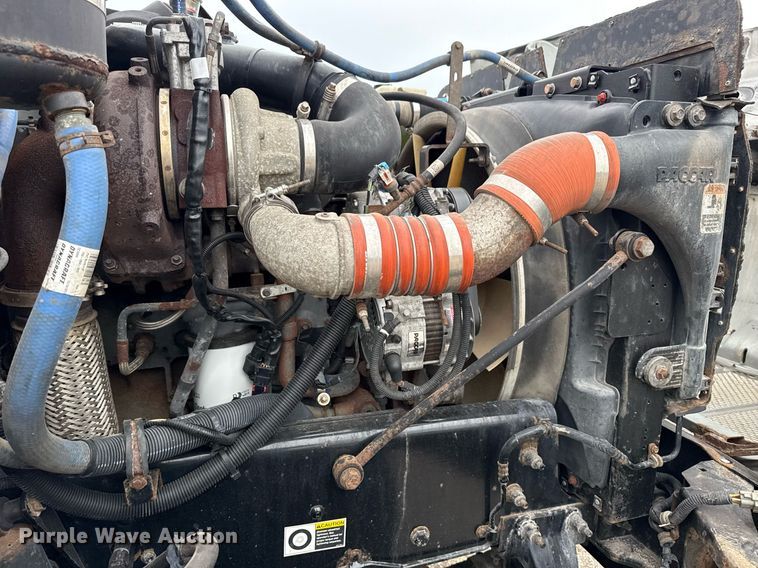 image for item EG5787 2011 Peterbilt 348 tow truck