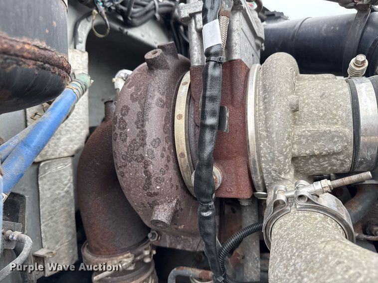 image for item EG5787 2011 Peterbilt 348 tow truck