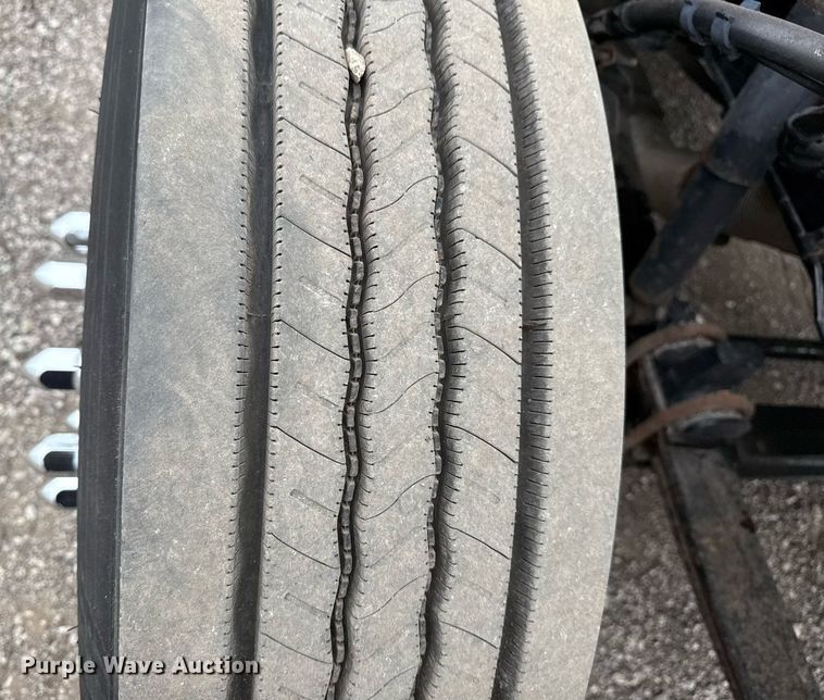 image for item EG5787 2011 Peterbilt 348 tow truck