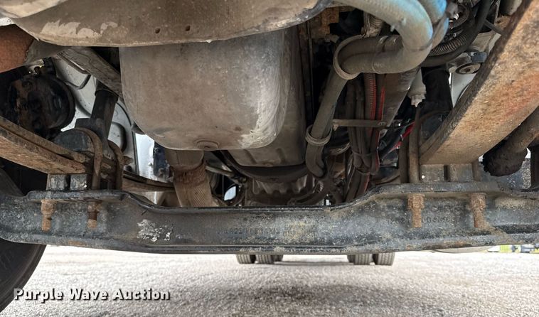 image for item EG5787 2011 Peterbilt 348 tow truck