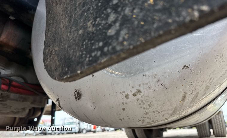 image for item EG5787 2011 Peterbilt 348 tow truck