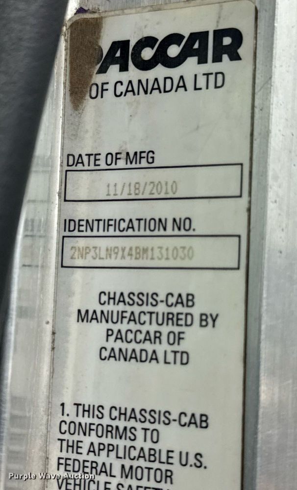 image for item EG5787 2011 Peterbilt 348 tow truck