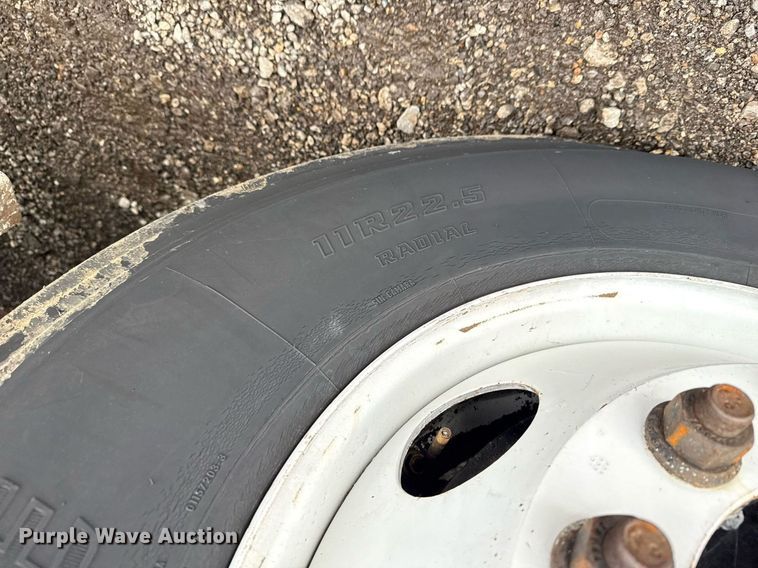 image for item EG5865 2012 Freightliner Cascadia semi truck