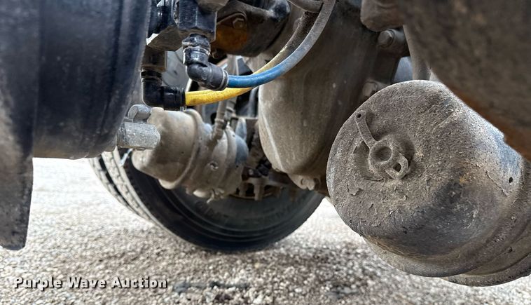 image for item EG5865 2012 Freightliner Cascadia semi truck