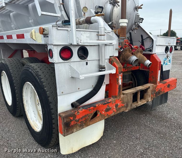 image for item EG6021 2012 Dragon Products LTD. vacuum trailer