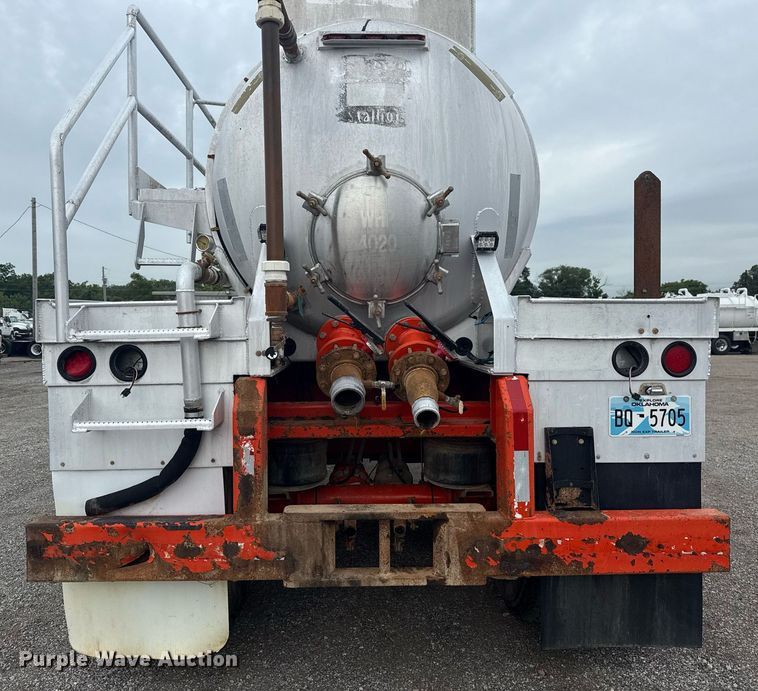 image for item EG6021 2012 Dragon Products LTD. vacuum trailer