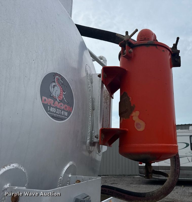 image for item EG6021 2012 Dragon Products LTD. vacuum trailer