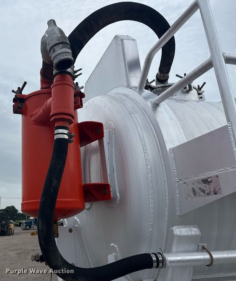 image for item EG6021 2012 Dragon Products LTD. vacuum trailer