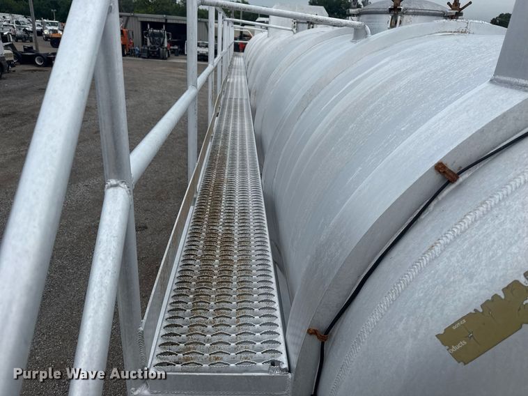 image for item EG6021 2012 Dragon Products LTD. vacuum trailer